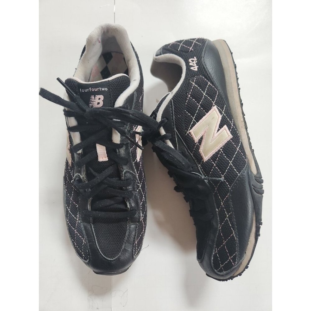New Balance 442 Low Profile Sneakers Suede CW442BP Womens Size 10 Black Pink EUC